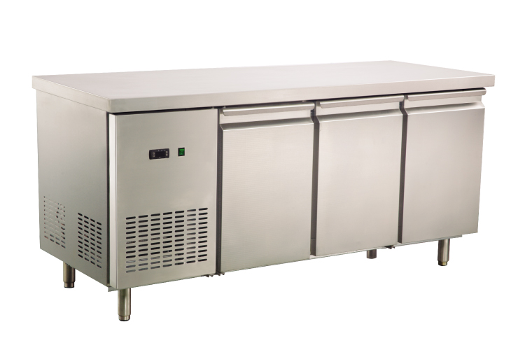 Commercial Three-door Refrigerated Workbench (GNC700L3) | 商用3门冷藏操作台/台