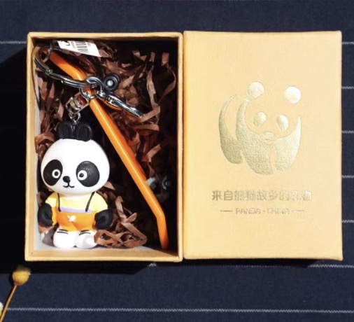 [90133] 创意熊猫钥匙扣 滑板熊猫 /pcs | Creative Souvenir Panda Keychain Skateboard Panda /pcs